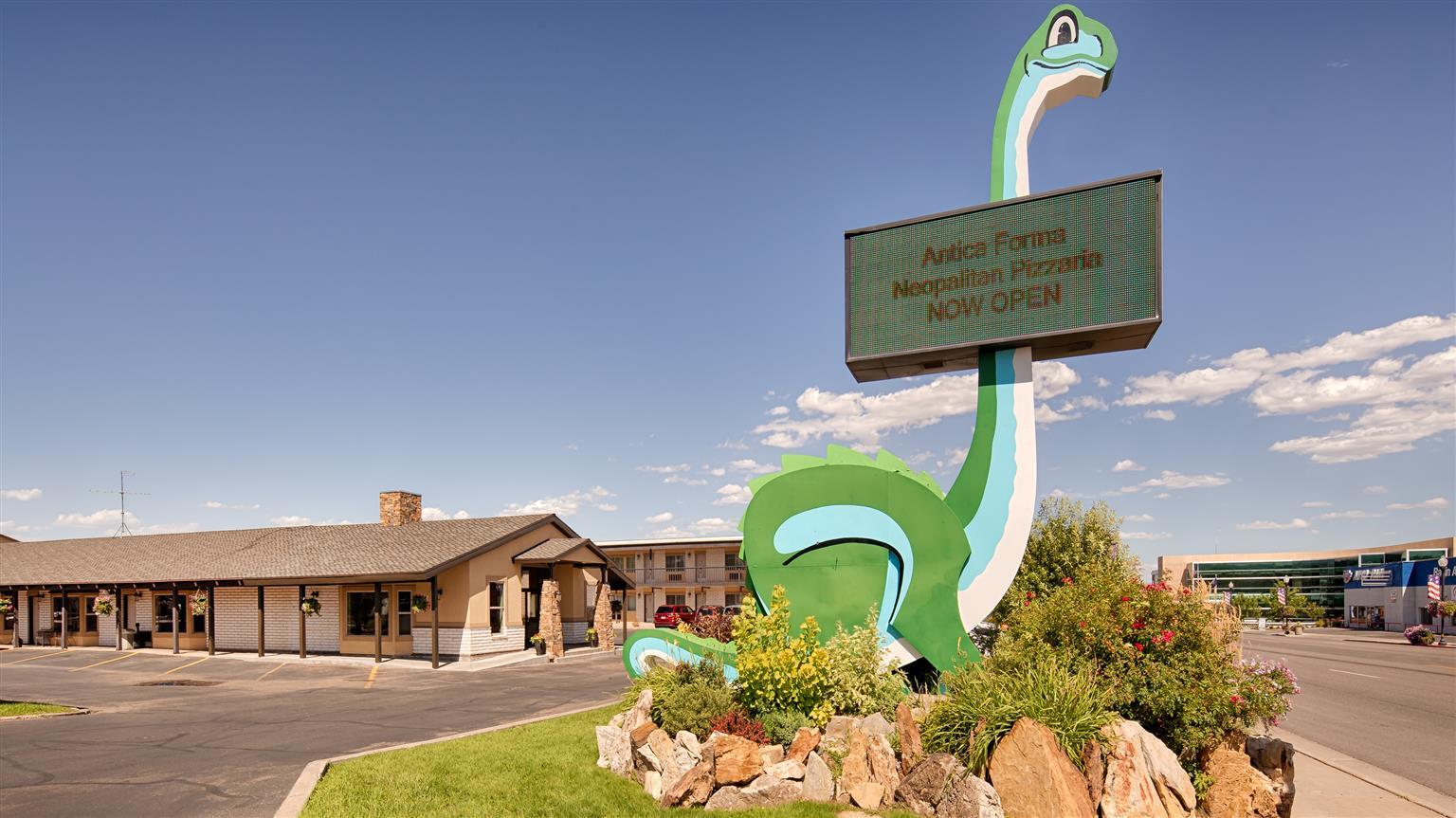Dinosaur Inn & Suites Vernal Exterior photo