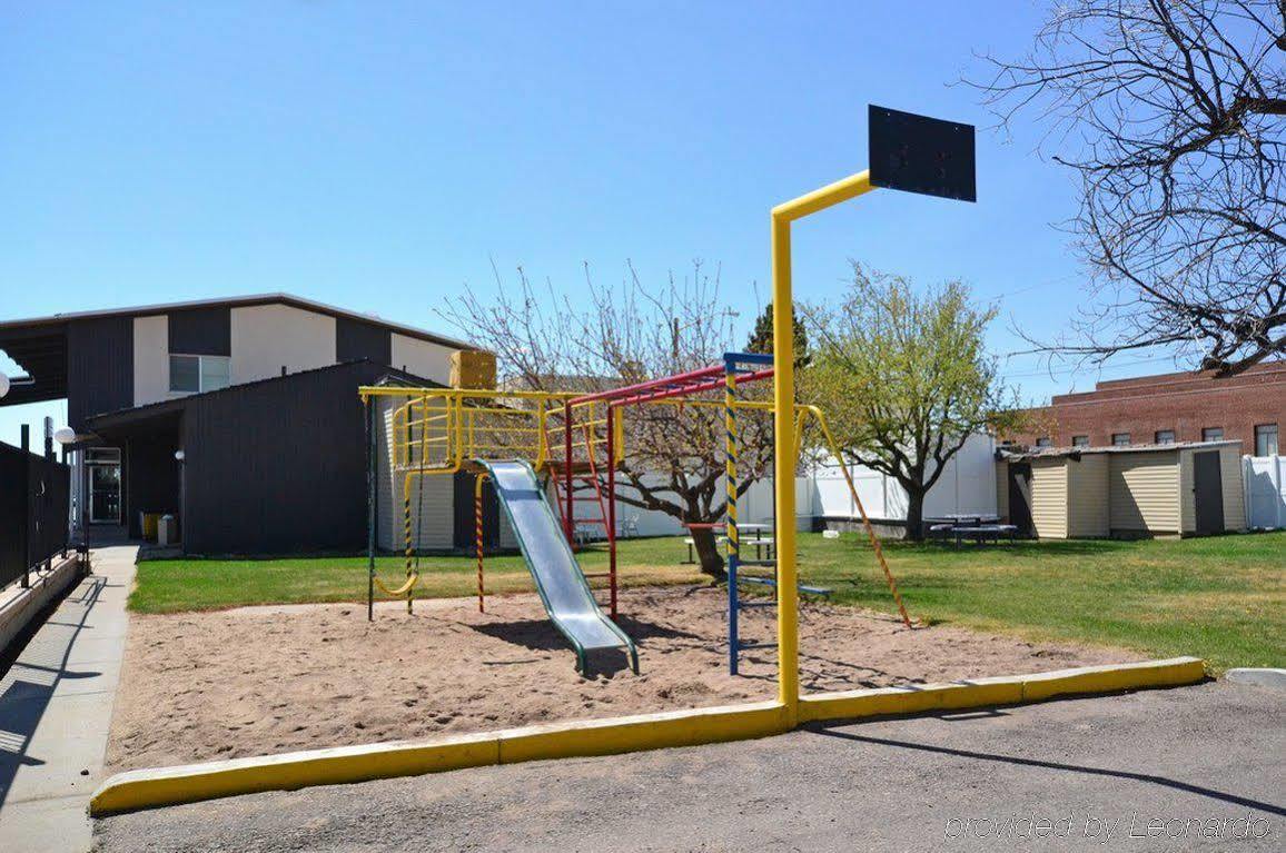 Dinosaur Inn & Suites Vernal Exterior photo